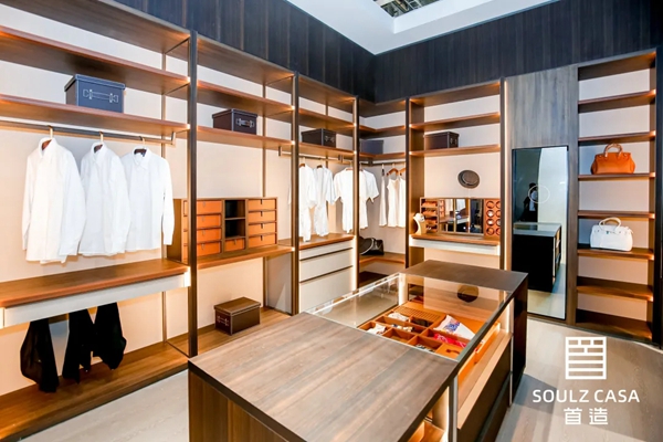 |亮相中國建博會(huì)（廣州）的首造書柜及客廳區(qū)域、酒柜